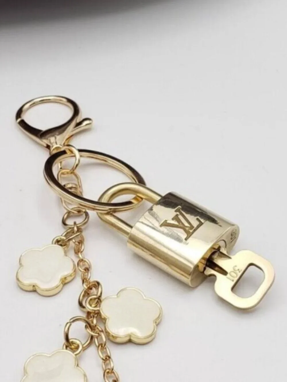 Louis Vuitton Gold Padlock 🔒 Key Set Authentic LV w/ Unbranded Flower Keychain - Picture 8 of 15